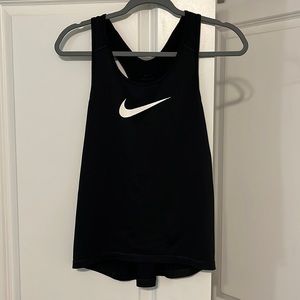 M Nike tank